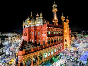Suasana Ramadan di Masjid Terbesar Kolkata India Suasana Ramadan di Masjid Terbesar Kolkata India
