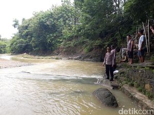 Tim SAR Sisir Sungai Wonosegoro Boyolali Cari 2 Bocah Kembar Hanyut Tim SAR Sisir Sungai Wonosegoro Boyolali Cari 2 Bocah Kembar Hanyut