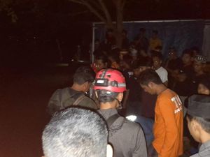 Perahu Angkut 5 Orang Tenggelam di Sungai Walanae Wajo, 1 Penumpang Hilang Perahu Angkut 5 Orang Tenggelam di Sungai Walanae Wajo, 1 Penumpang Hilang