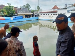 2 Anak Ditemukan Tewas Mengambang di Kolam Kajen Pati