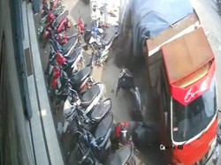 Ngeri! Truk Seruduk Minimarket dan Mobil-Motor di Ketanggungan Brebes