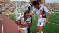 Foto ilustrasi. FIFA dan UEFA melarang Yugoslavia bermain pada turnamen Eropa 1992 dan piala dunia 1994, akibat sanksi PBB. Tekanan tersebut diberikan akibat agresi pemerintah yang didominasi Serbia di Balkan terhadap Republik Bosnia Herzegovina. Mark Leech/Offside/Getty Images  