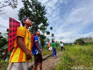 Melihat Keseruan 6 Bocah Sekawan di KBB Ngabuburit di Rel Mati Melihat Keseruan 6 Bocah Sekawan di KBB Ngabuburit di Rel Mati
