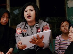 Perjuangan Brigadir Niluh Ajar Baca Tulis Anak-anak di Pelosok Palangka Raya