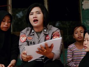 Perjuangan Brigadir Niluh Ajar Baca Tulis Anak-anak di Pelosok Palangka Raya Perjuangan Brigadir Niluh Ajar Baca Tulis Anak-anak di Pelosok Palangka Raya