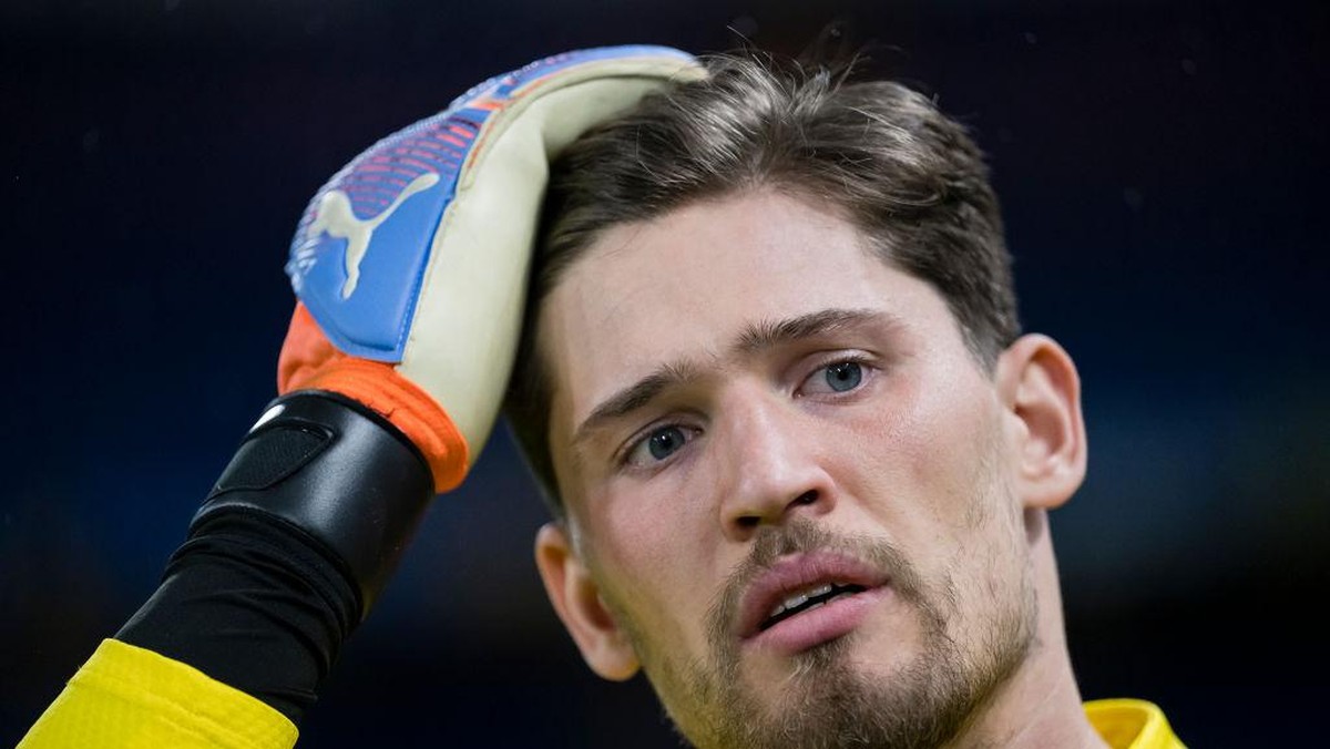 Manchester United incar kiper Borussia Dortmund Gregor Kobel (Borussia Dortmund via Getty Images/Alexandre Simoes)