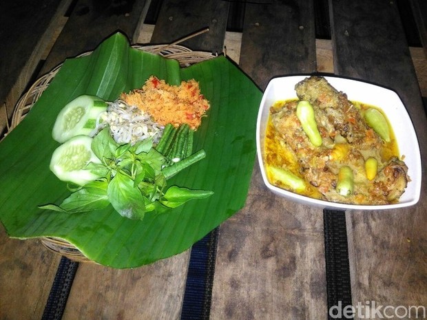 Ilustrasi ayam lodho tulungagung/Foto: detikFood/Adhar Muttaqin