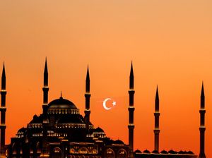 Indahnya Masjid di Turki Saat Terbalut Senja Indahnya Masjid di Turki Saat Terbalut Senja