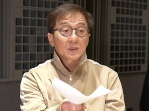 Tangis Jackie Chan Tak Punya Penerus Tangis Jackie Chan Tak Punya Penerus