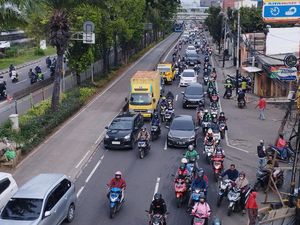 Lalin Jalan Daan Mogot Jakbar Macet Pagi Ini
