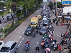 Lalin Jalan Daan Mogot Jakbar Macet Pagi Ini