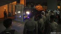 Ini penampakan rantis yang membawa skuad Persib Bandung saat tiba di Stadion Patriot Candrabhaga, Bekasi.