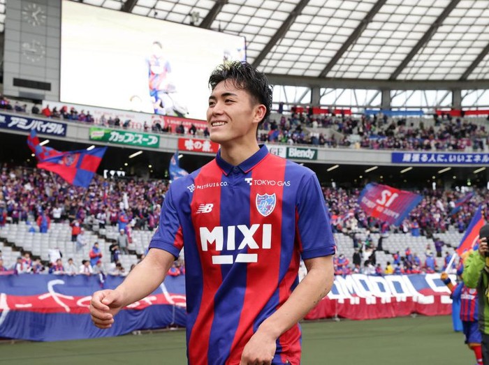 CHOFU, JAPAN - MARCH 26: #29 Naoki KUMATA of F.C.Tokyo celebrates their victory after the J.LEAGUE YBC Levain Cup 2nd Sec. Group E match between F.C.Tokyo and Kyoto Sanga F.C. at Ajinomoto Stadium on March 26, 2023 in Chofu, Tokyo, Japan. (Photo by J.LEAGUE/J.LEAGUE via Getty Images)