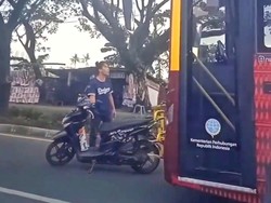 Aksi Bang Jago di Gowa Cegat Armada Teman Bus Lalu Minta Ditabrak