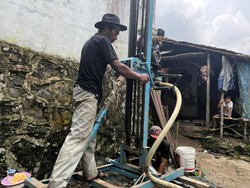 Ganjar Milenial Banten Beri Bantuan Sumur Bor untuk Ponpes Salafi