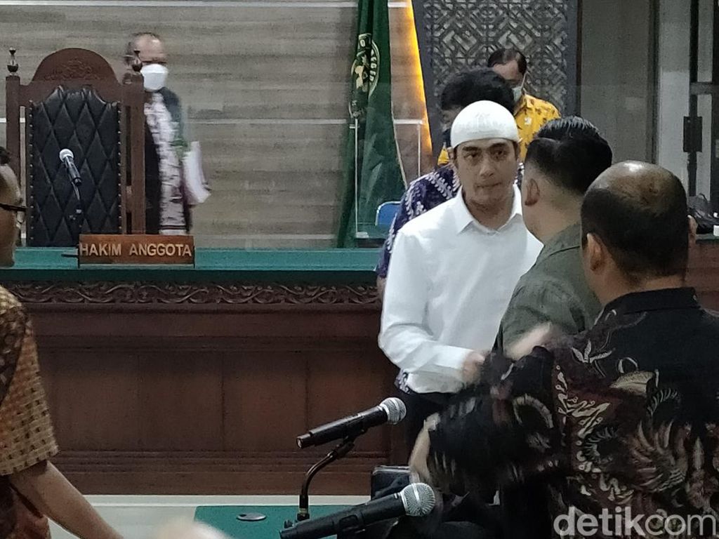 Geregetan Ferry Irawan Tantang Venna Melinda Datang Usai Eksepsi Ditolak Geregetan Ferry Irawan Tantang Venna Melinda Datang Usai Eksepsi Ditolak