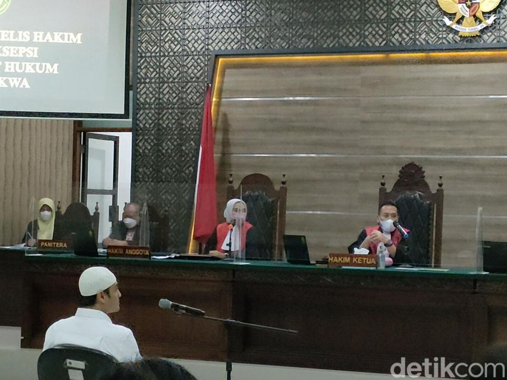 Hakim Tolak Eksepsi Ferry Irawan di Sidang KDRT Venna Melinda