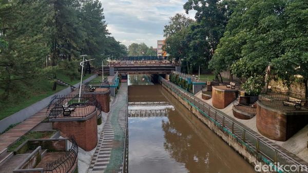 Foto: Ngabuburit di Cheonggyecheon Tangerang Selatan