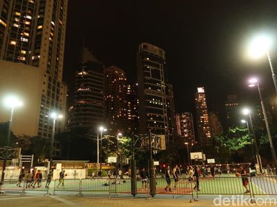 Victoria Park, Makin Malam Justru Makin Ramai