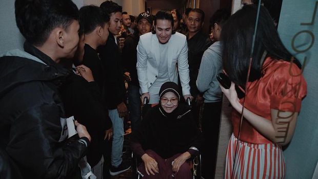 Vino G Bastian dan Ibunda
