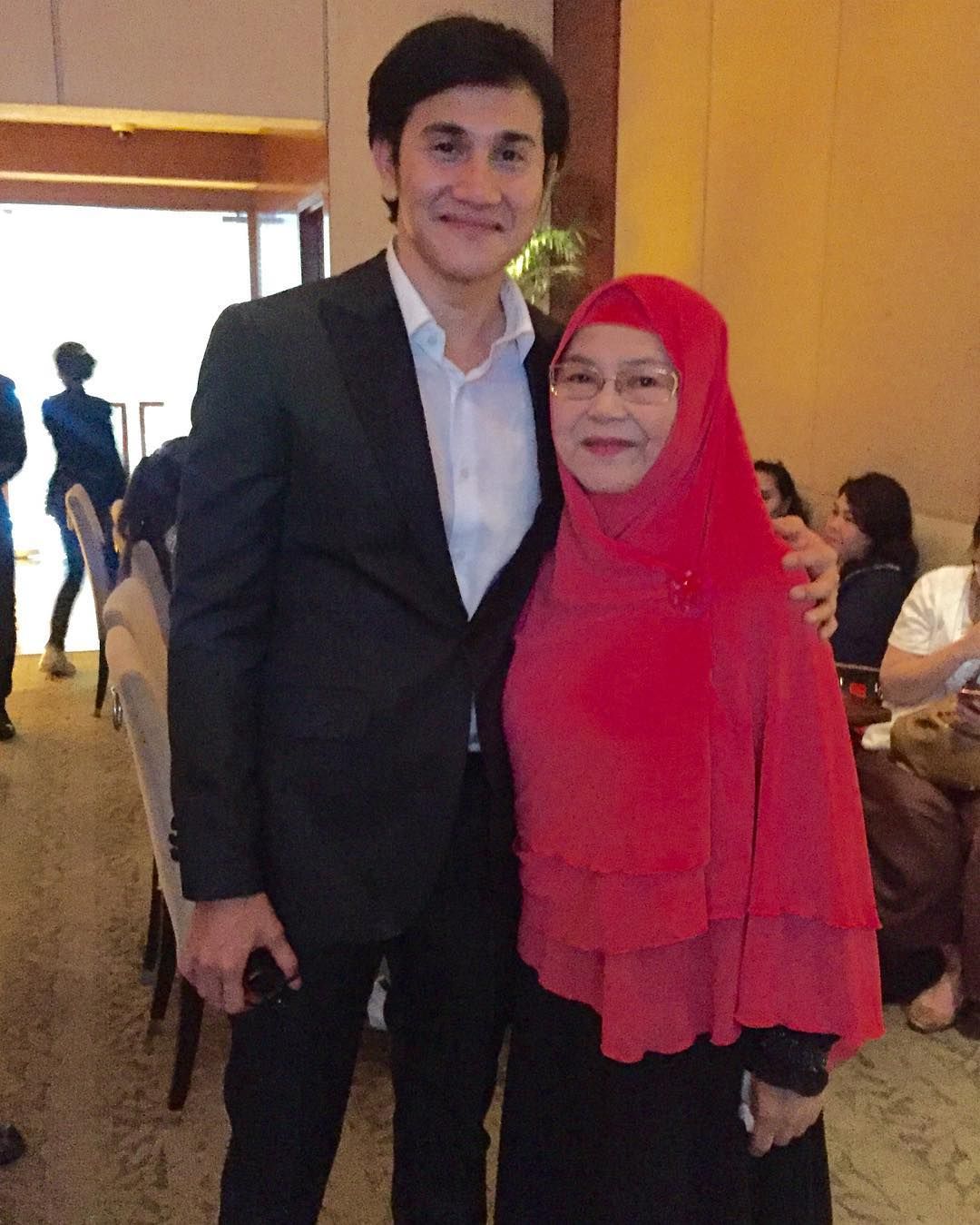 Vino G Bastian dan Ibunda