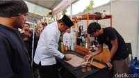 Momen Walkot Bobby Keliling Ramadan Fair Medan Bareng Ustaz Hanan Attaki