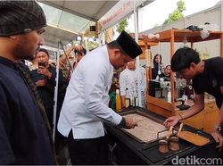 Momen Walkot Bobby Keliling Ramadan Fair Medan Bareng Ustaz Hanan Attaki