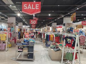 Malam Mingguan ke Transmart Full Day Sale Aja! Baju-Celana Diskon hingga 50% Malam Mingguan ke Transmart Full Day Sale Aja! Baju-Celana Diskon hingga 50%