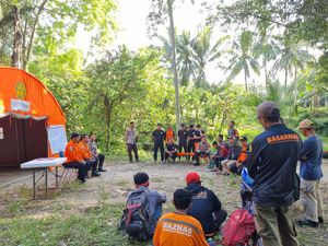 Basarnas Palu Setop Pencarian Siswa SD Hanyut di Sungai Sigi Sulteng Basarnas Palu Setop Pencarian Siswa SD Hanyut di Sungai Sigi Sulteng