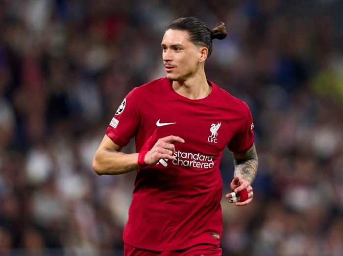 MADRID, SPAIN - MARCH 15: Darwin Nunez of Liverpool FC looks on during the UEFA Champions League round of 16 leg two match between Real Madrid and Liverpool FC at Estadio Santiago Bernabeu on March 15, 2023 in Madrid, Spain. (Photo by Diego Souto/Quality Sport Images/Getty Images)