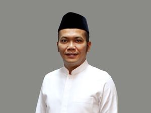 Bola, Identitas dan Industri Bola, Identitas dan Industri