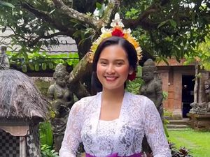 Komentar Ibunda Soal Rumah Baru Indah Permatasari dari Arie Kriting Komentar Ibunda Soal Rumah Baru Indah Permatasari dari Arie Kriting