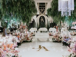10 Dekorasi Pernikahan Mewah dari Vendor di Indonesia Dream Wedding Festival