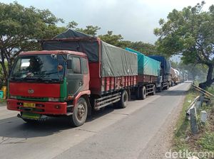 Curhat Sopir Truk Nginap di Jalan Terjebak Macet Horor Pantura Pati