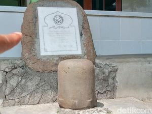 Uniknya Masjid Al Huda Jimus Klaten, Batu Lingga Era Hindu Jadi Prasasti Uniknya Masjid Al Huda Jimus Klaten, Batu Lingga Era Hindu Jadi Prasasti