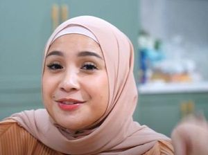 7 Potret Anggunnya Nagita Slavina Berhijab