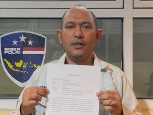 Uploader Video Ratu Mesir Mirip Jokowi Minta Maaf: Tak Maksud Hina Presiden Uploader Video Ratu Mesir Mirip Jokowi Minta Maaf: Tak Maksud Hina Presiden