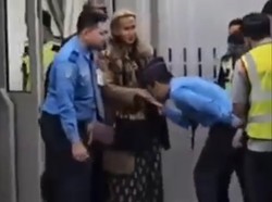 3 Petugas Avsec Dipecat Usai Kawal-Cium Tangan Bahar Smith