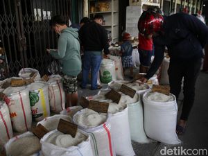Bunda Sabar Ya, Harga Beras Resmi Naik!