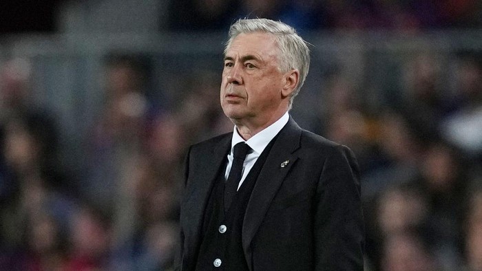 BARCELONA, SPAIN - MARCH 19: Carlo Ancelotti, Manager of Real Madrid, looks on during the LaLiga Santander match between FC Barcelona and Real Madrid CF at Spotify Camp Nou on March 19, 2023 in Barcelona, Spain. (Photo by Alex Caparros/Getty Images)