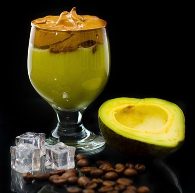 Dalgona Alpukat/Foto by Instagram/R_adt99 Dalgona Alpukat