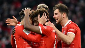 Debut Manis Tuchel, Bayern Kandaskan Dortmund