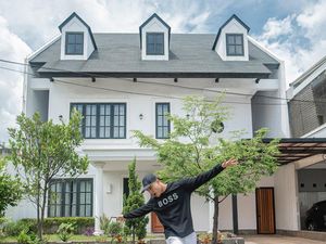 Nggak Mau Kalah! Kakak Fuji, Fadly Faisal Juga Beli Rumah Mewah