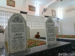 Wisata Religi ke Masjid Al Riyadh Kwitang, Tempat Bersemayam Habib Ali Kwitang