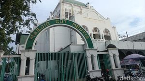 Masjid Cut Meutia, Masjid Estetik Bangunan Khas Belanda