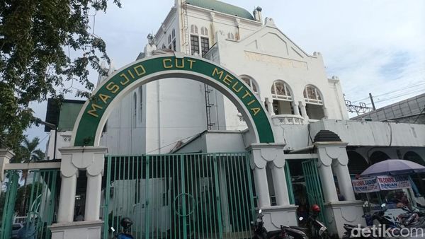 Masjid Cut Meutia, Masjid Estetik Bangunan Khas Belanda