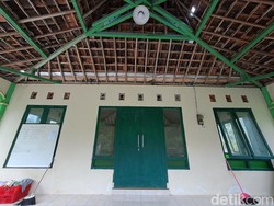 Kisah Kitab Kuno Tak Bisa Difoto-Bedug Sulit Dipindah di Masjid Tiban Wonogiri