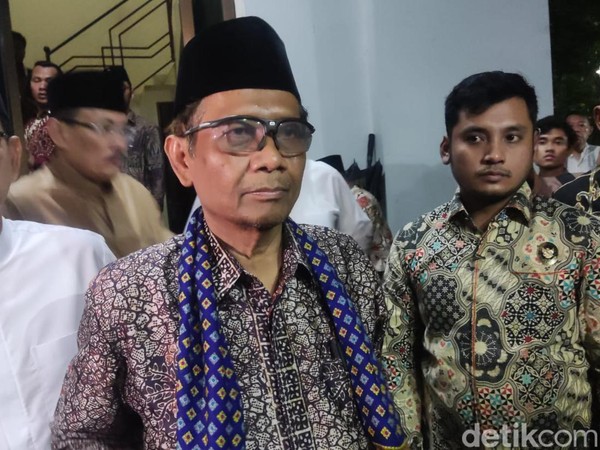 Menko Polhukam Mahfud Md di Masjid Kampus UGM, Sleman, DIY, Minggu (2/4/2023) malam.