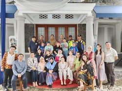 Jalan Coretan Tangan Anak-anak Istimewa di Bandung