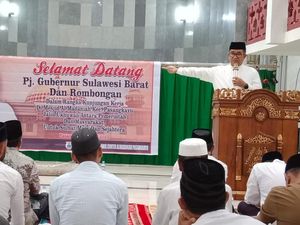 Pj Gubernur Sulbar Launching Penanganan Stunting Berbasis Masjid